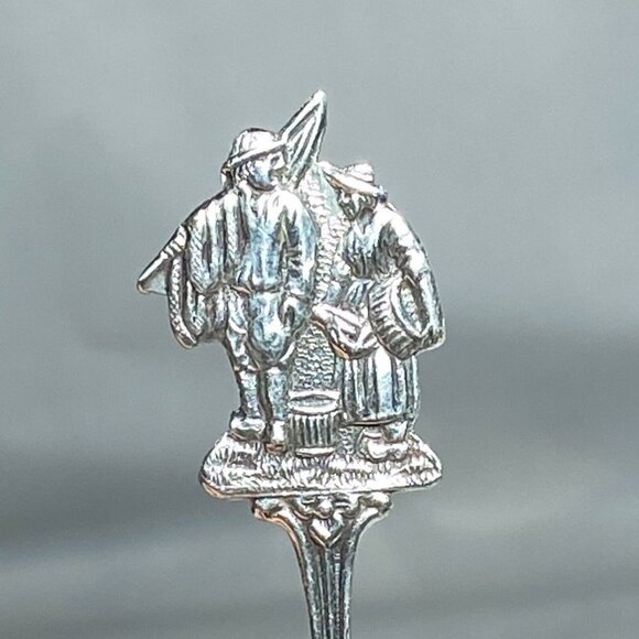 Souvenir Spoon Water Bearers Man Woman Silver Tone 4 3/4” Marked 90 HOLLAND. EUC - Picture 2 of 7
